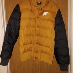 Men's Size Small _ Women's Size Medium Nike Buffer Jacket Pick Up In Florence KY 