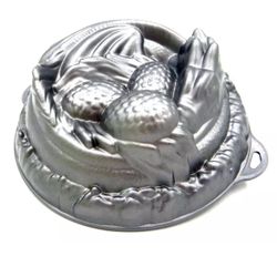 Games Of  Thrones Sleeping Dragon W/eggs Cake Pan