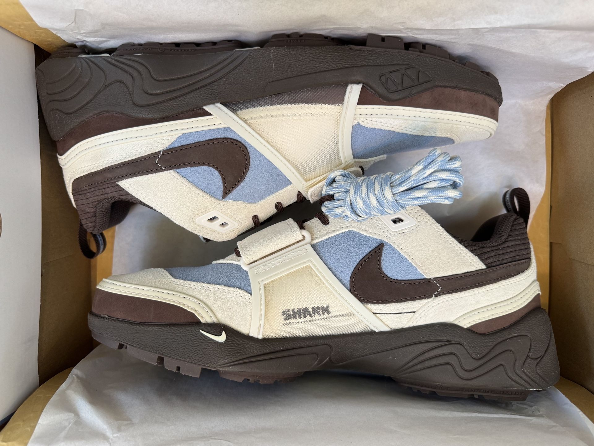 Travis Scott "Leche Blue" Nike Zoom Field Jaxx
