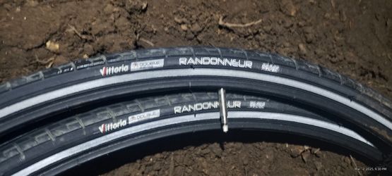 Vitorria Randonneur.   Bicycle Tires     In Almost New Condition.   This Is For 2 Tires.  A Matching Set