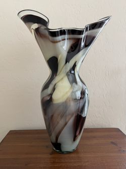 Large Heavy Hand-Blown Glads Vase Ruffled Trim Black/White/Cream EUC!!!