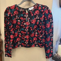 NWT~LOVERS + FRIENDS Women Floral Embroidered Long Sleeve Cropped Top Size Small