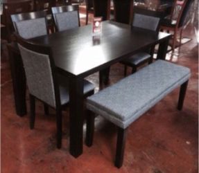 Dining table set