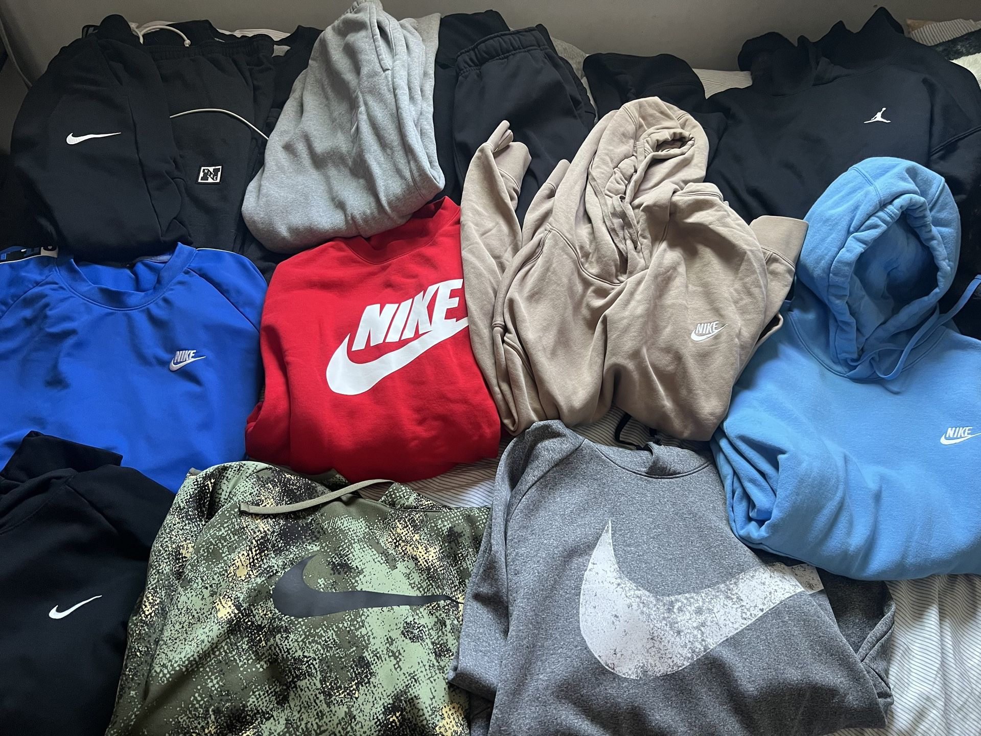 Mens Nike And Jordan Clothing Tops Sz XL , Pants Sz L