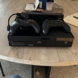 X Box One With Microsoft Xbox One Kinect Sensor Bar