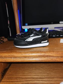 Toddler Black & White Puma Sneakers