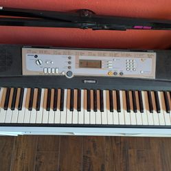 Yamaha PSR-E203 61 Key Keyboard W/Stand
