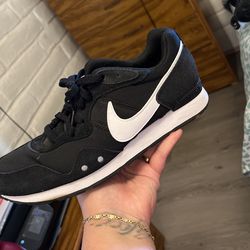 Nike Venture Runner