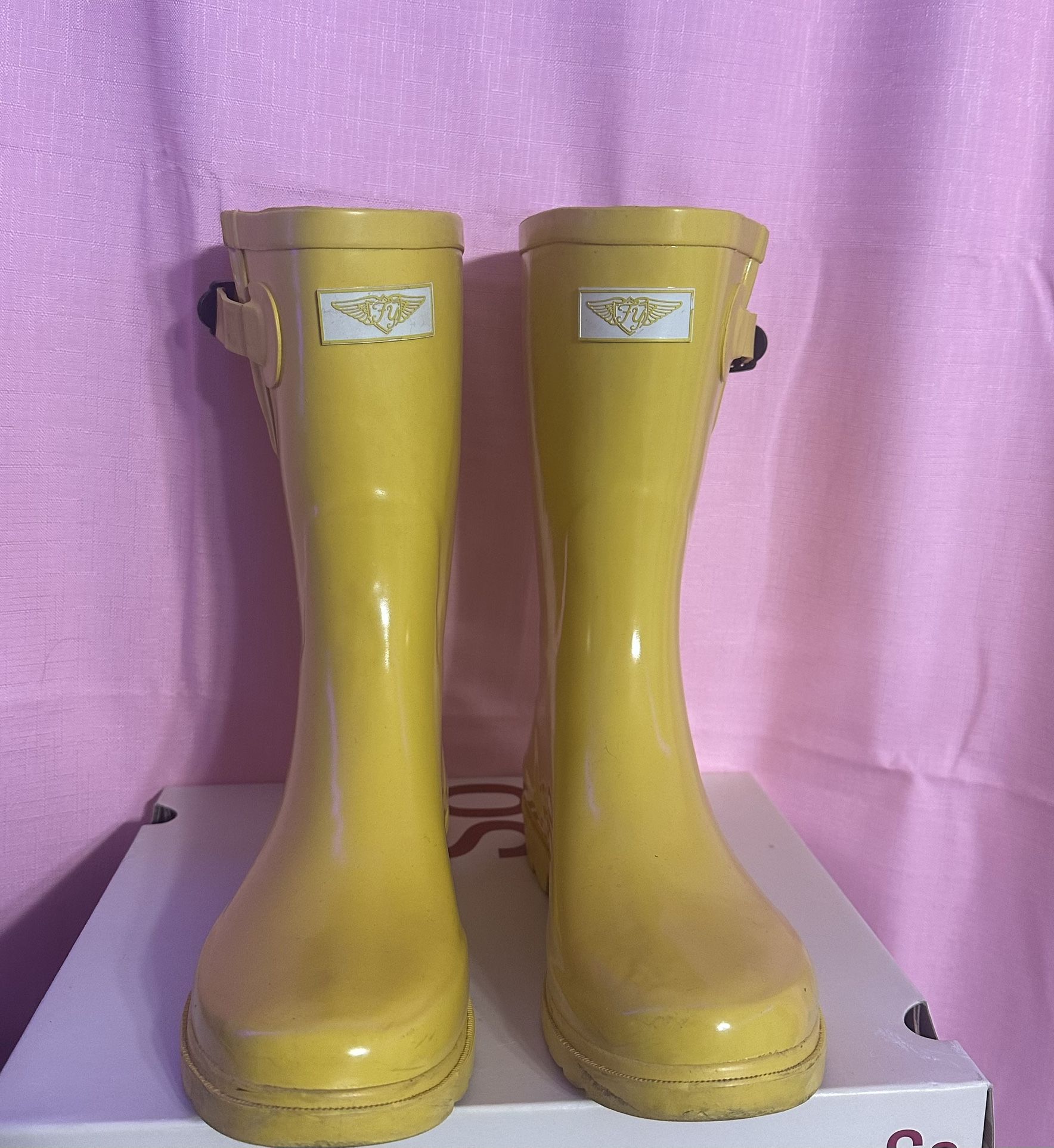 Yellow Rain boots Size 7