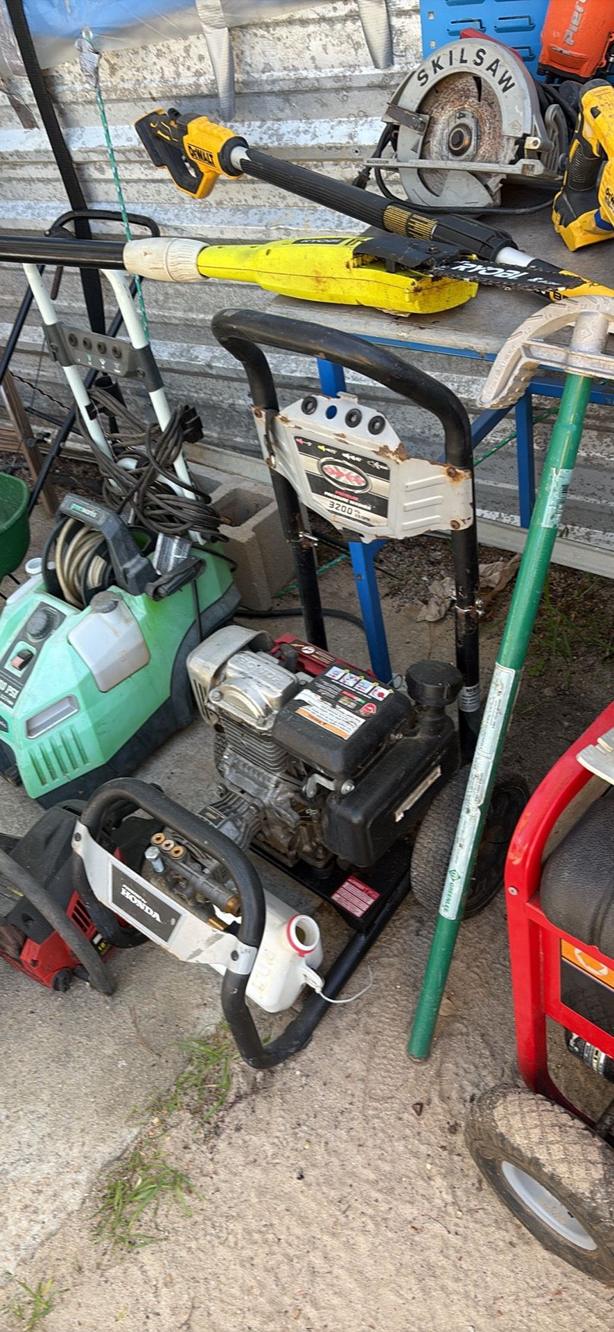 Used tool in good condition opportunity price prices range from $50 to $90 -$890 warranty 1 month.   There is a guarantee of what you pay in credit fo