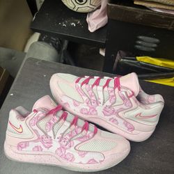Nike KD 18 Aunt Pearl