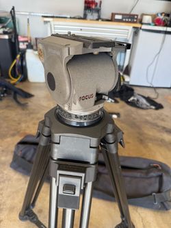 Cartoni Focus Tripod