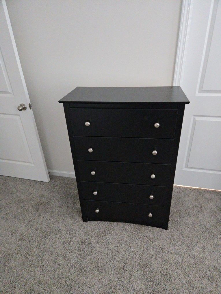 Black 5-Drawer Dresser