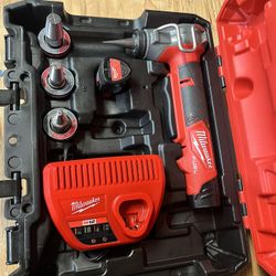 Milwaukee M12 ProPEX  Kit 