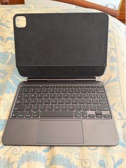 iPad Pro 11in m4/m5 Magic Keyboard