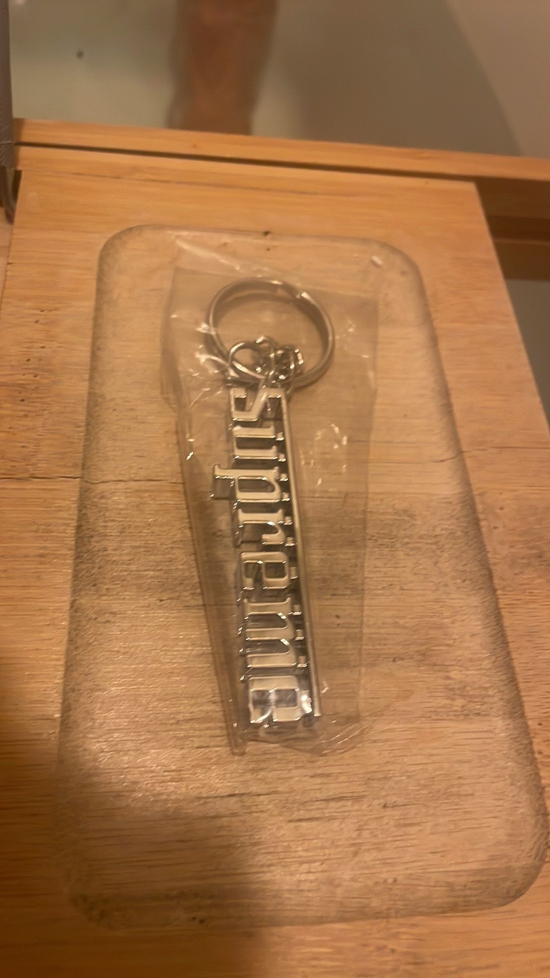 Supreme Grand Prix Keychain Silver FW16 Accessoires Samurai Box Logo Relief Red