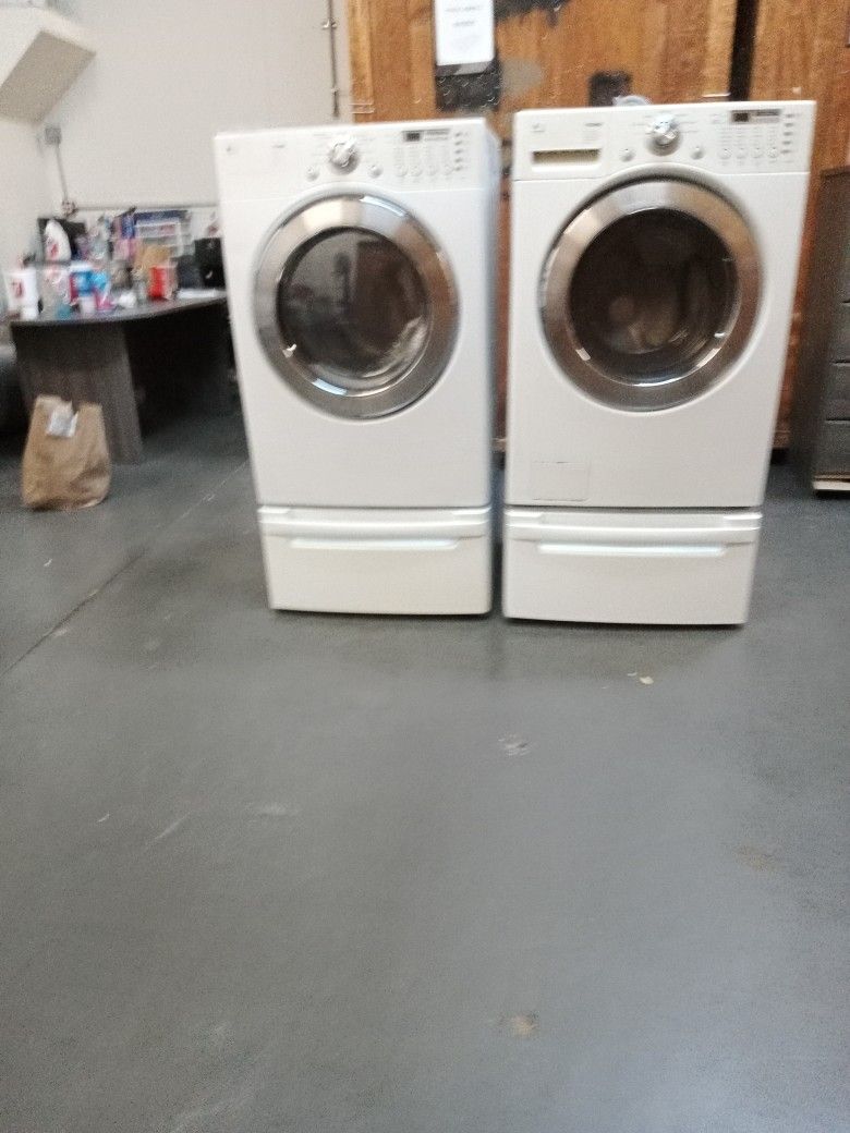 Washer And Dryer 