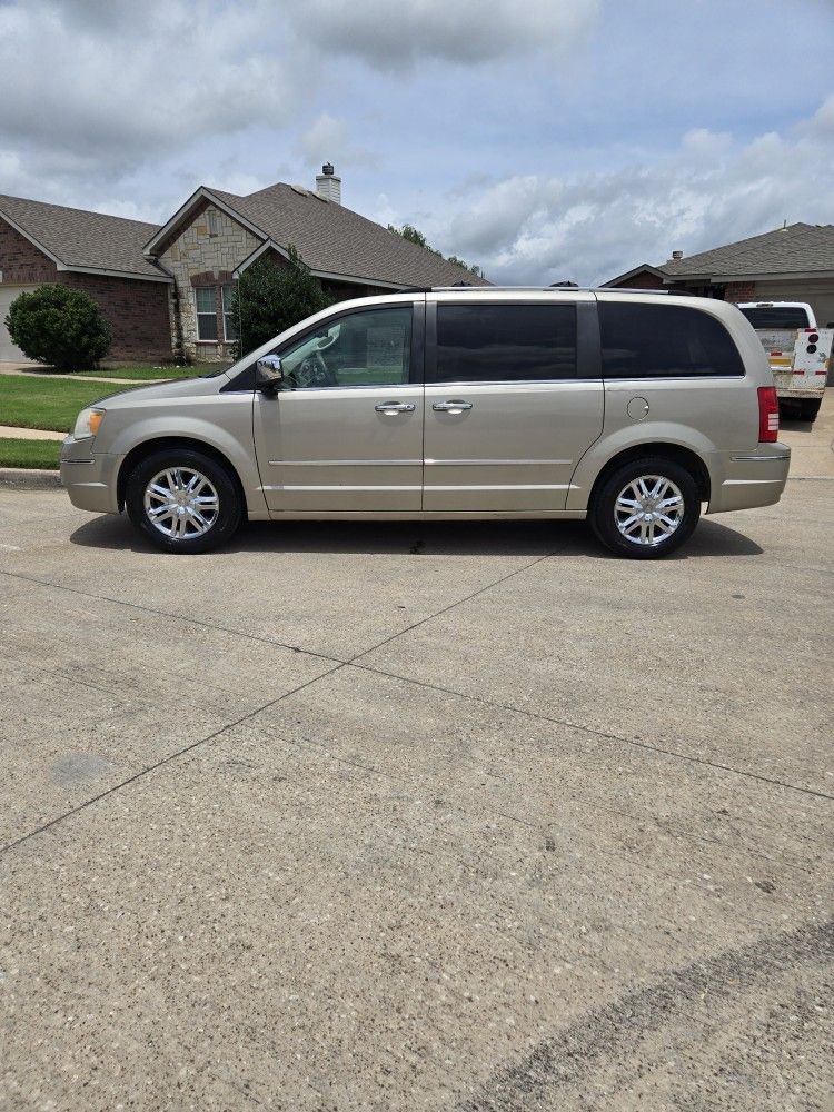2009 Chrysler Town & Country