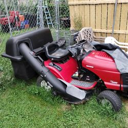 42" Craftsman Riding Tractor Lawn Mower W/ Bagger System 