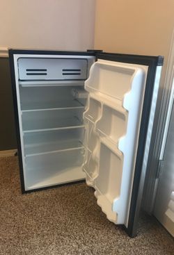 Frigidaire 3.3-cu ft Freestanding Mini Fridge (Silver Mist)