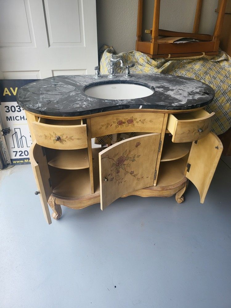 ANTIQUE INSTALLABLE SINK!!