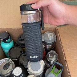 18 Beverage Containers. Ello, Thermos, Contigo And Camel Back for Sale in  Los Angeles, CA - OfferUp