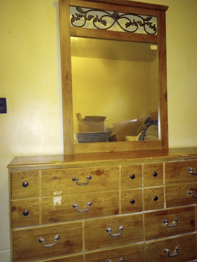 Dresser With Mirror