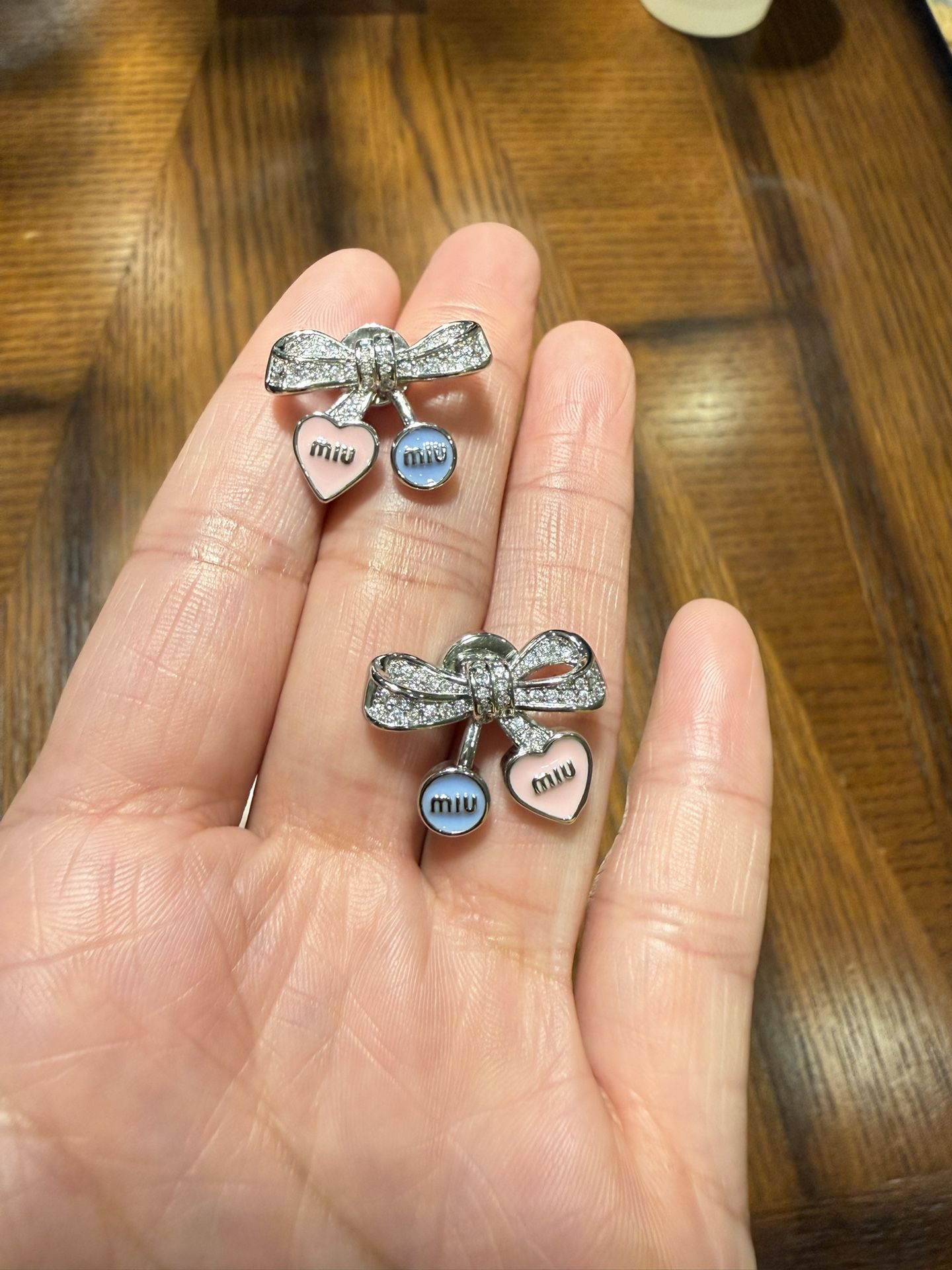 Miumiu bowknot enamel Pearl Earrings 