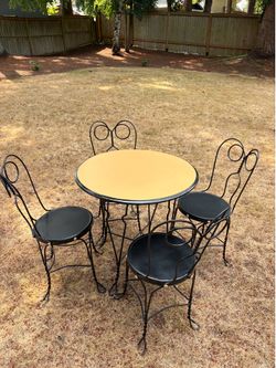 Vintage ‘30’s Ice Cream Table and Chairs