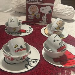 Peanuts Snoopy 12 Set Porcelain Dinnerware Collectible 