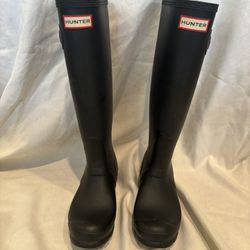 Hunter Tall’Rain Boot Women 6 Black