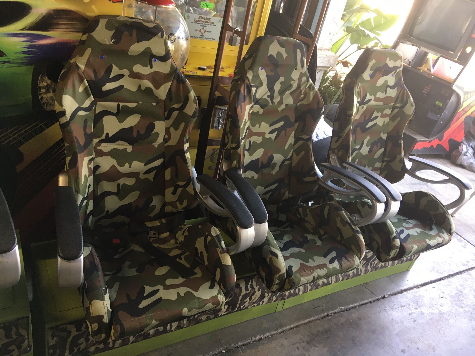Camouflage 6 chairs - man cave 2 rows of 3 metal base sturdy arcade