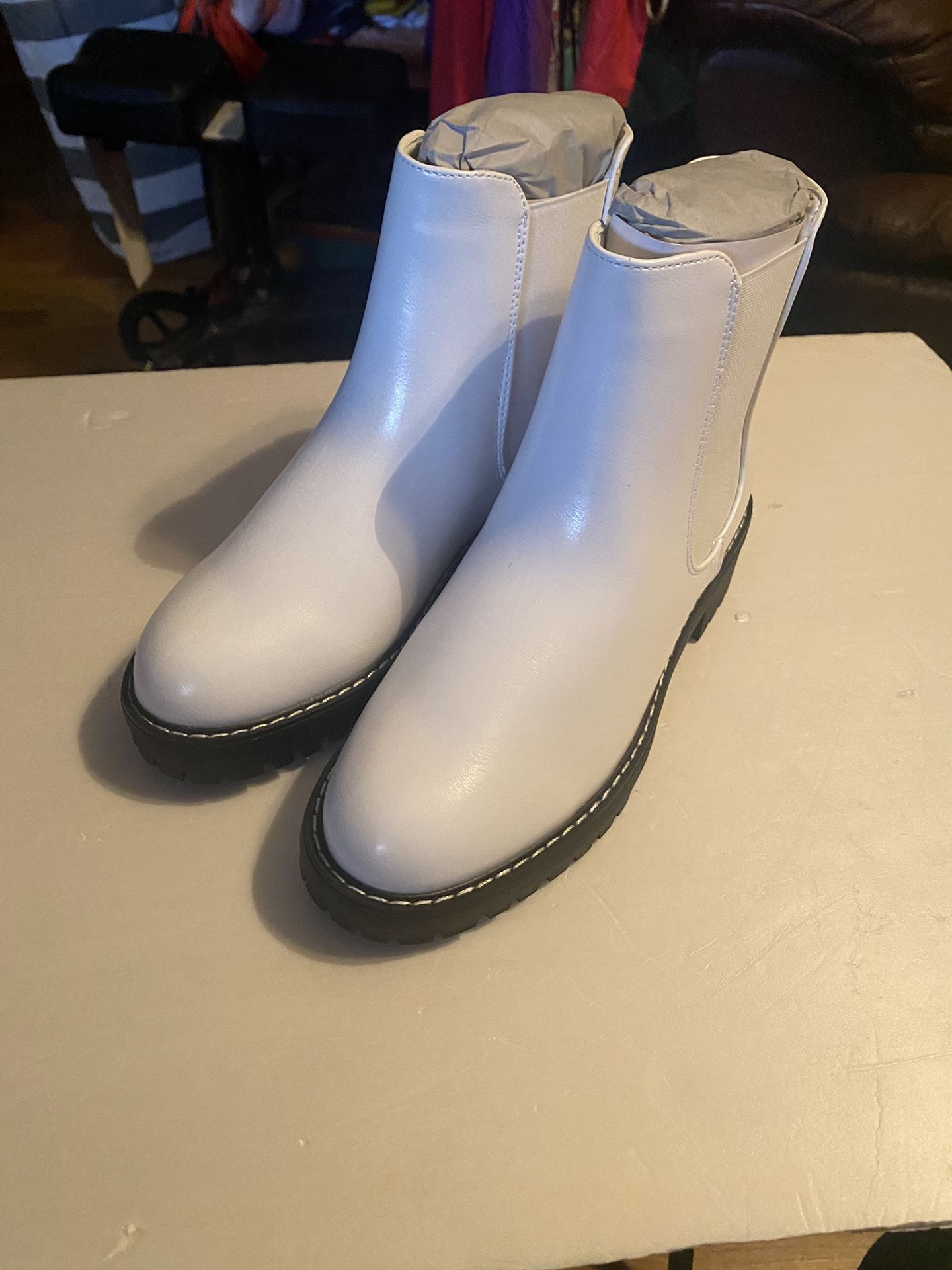Women’s Boots Size 6