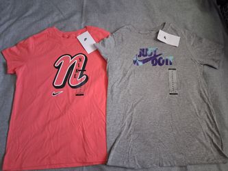 Kids nike shirts size medium new