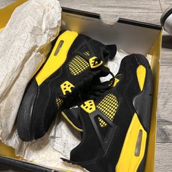 Jordan 4 Yellow Thunder 