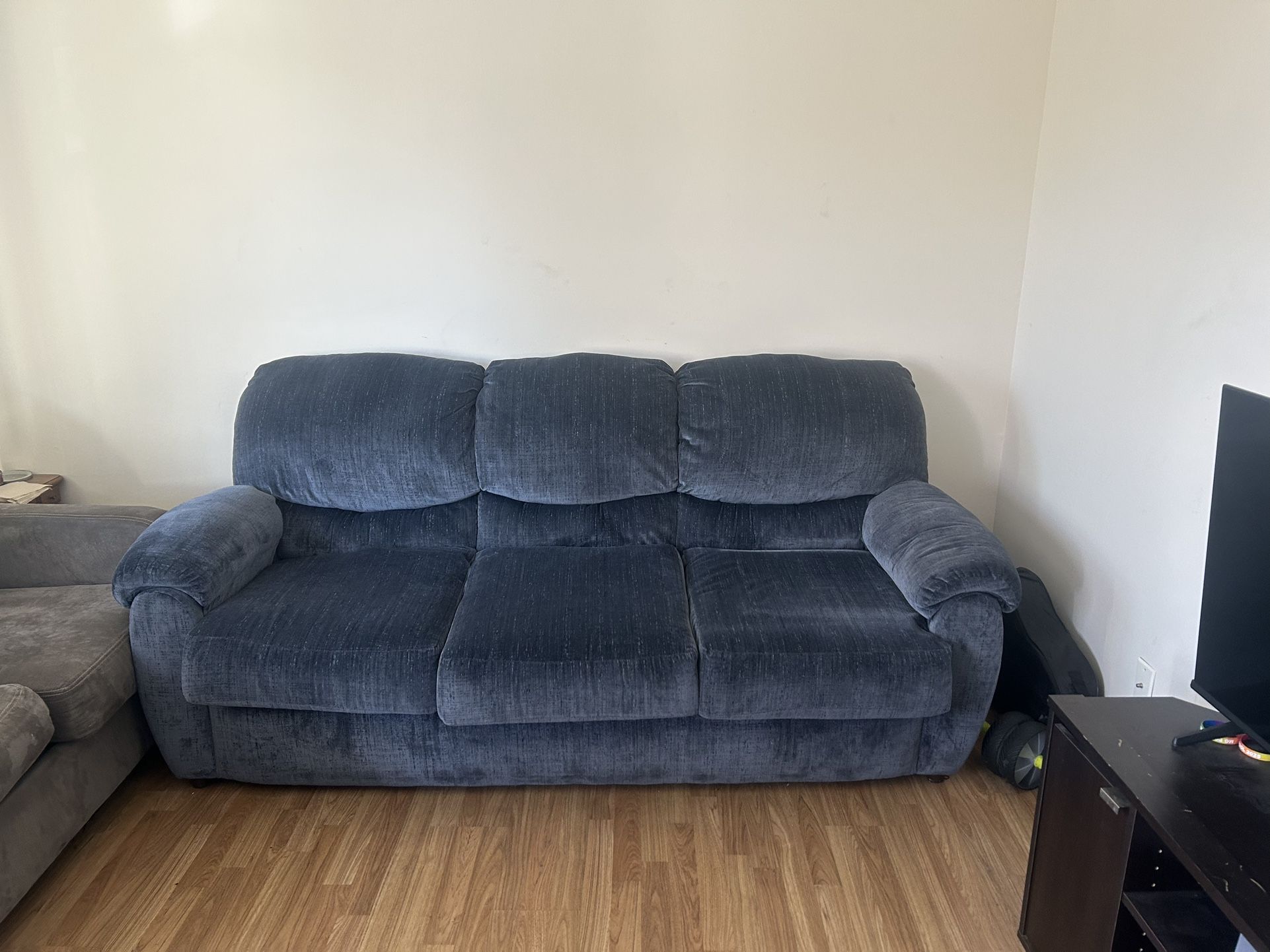 Blue Pull-Out Couch – Great Condition!