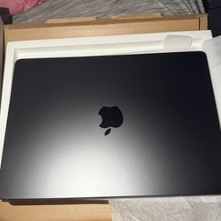 14-inch Mackbook Pro M3 Pro Chip 