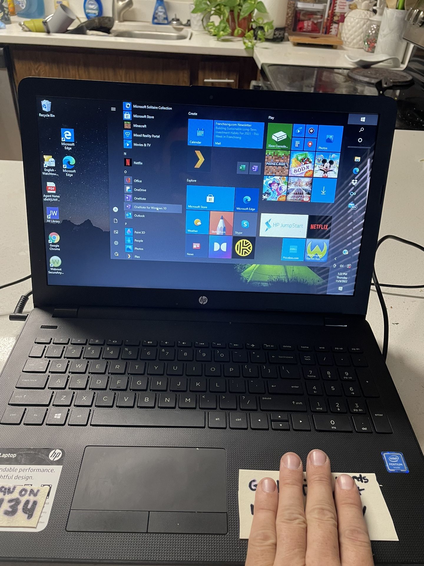 HP Notebook 15-bs020wm 15.6" 500GB, Intel Pentium Laptop Touch Screen GREAT COMPUTER