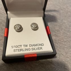 NEW 1/10CT TW Diamond Cluster Earrings 