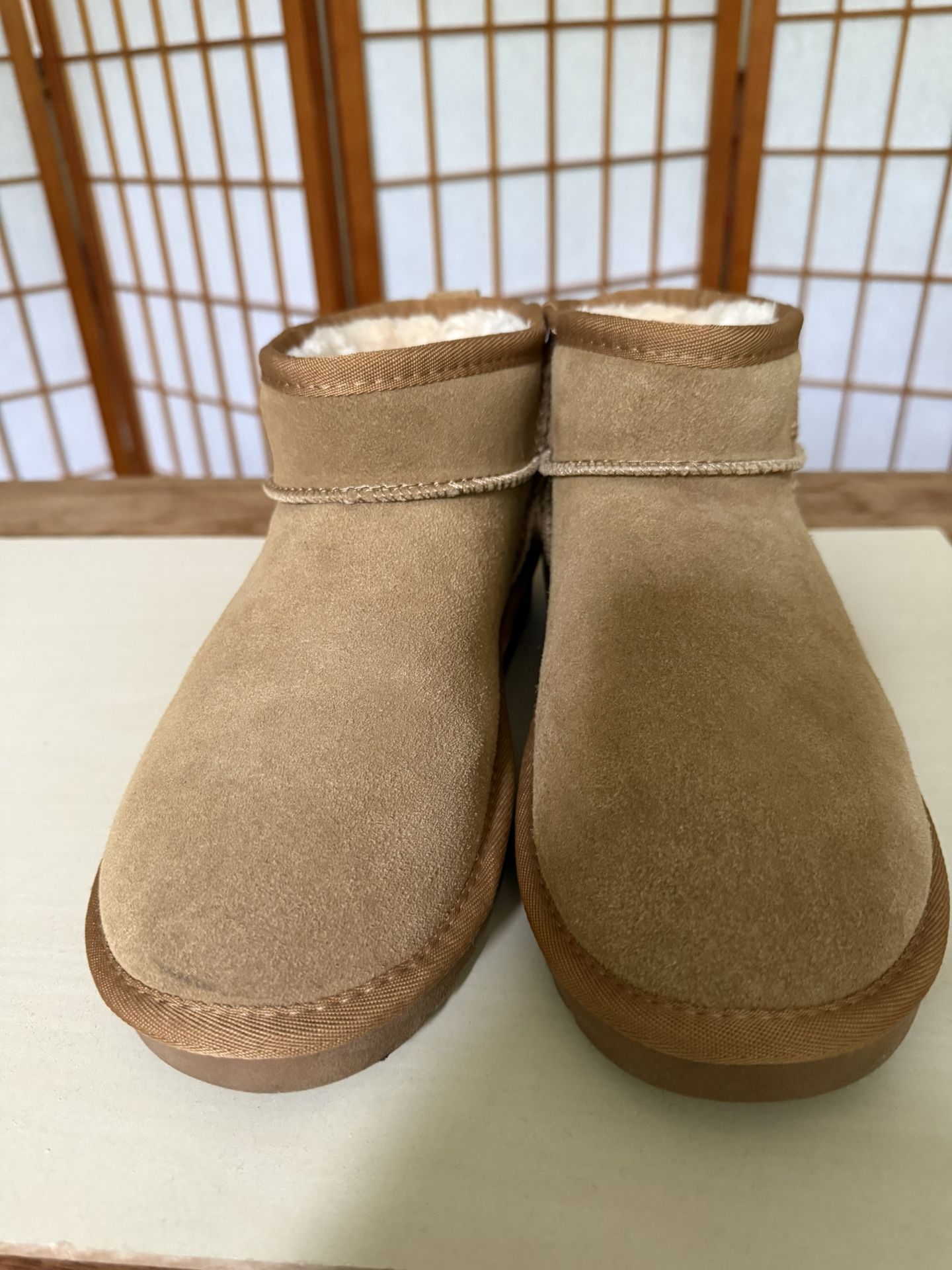 NEW Cushionaire Boots Sherpa Lined