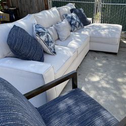 2 Pice sectional sofa/Couch 