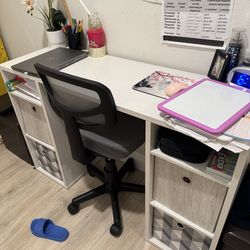 White desk with chair