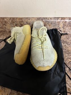 Yeezy’s 350 cream color wear