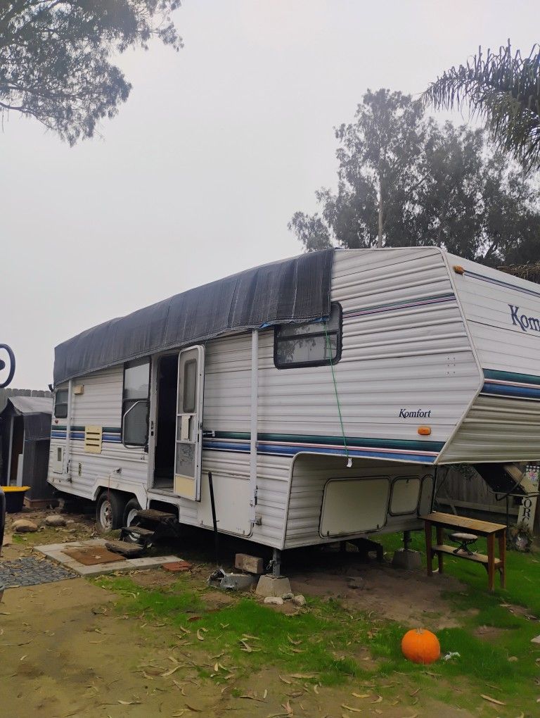 1999 Comfort Fifth Wheel Great Condition Lots Of Living Space