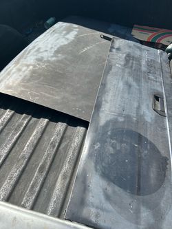 Nissan D21 hood/tailgate