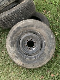 8lug trailer tire 225/75r15