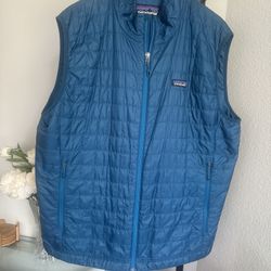 Patagonia Brand Men’s Vest Size XL