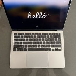 2020 MacBook Air M1 Chip - Excellent Condition 