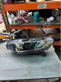 HONDA CIVIC LEFT USED OEM HEADLIGHT (2018-2021)