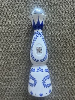 Class Azul Empty Bottle